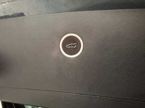 Used 2016 Tesla Model X 90D image 28