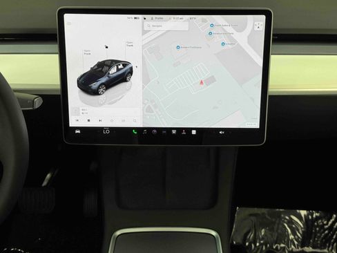 Used 2024 Tesla Model Y Long Range AWD/4WD image 22