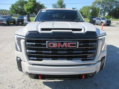 New 2026 GMC Sierra 2500 AT4 w/ AT4 Premium Plus Package AWD/4WD image 12