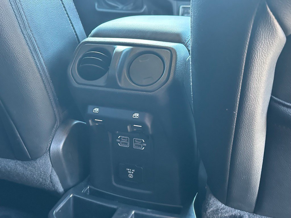 Used 2022 Jeep Wrangler Unlimited Sahara AWD/4WD image 19