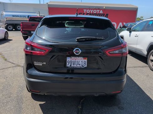 Used 2020 Nissan Rogue Sport S FWD image 4