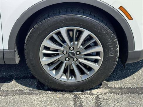 Used 2022 Lincoln Nautilus AWD w/ Premium Package image 8