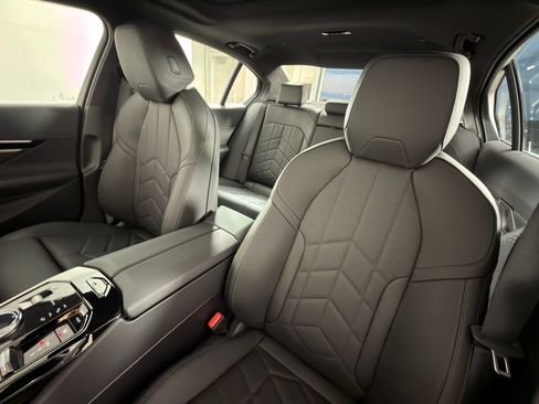 Used 2026 BMW 530i w/ Convenience Package RWD image 21