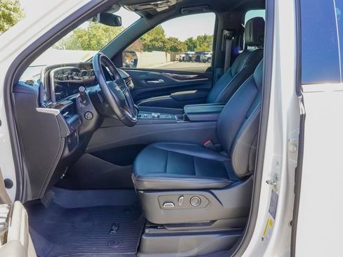 Certified 2021 Cadillac Escalade ESV Luxury RWD image 13