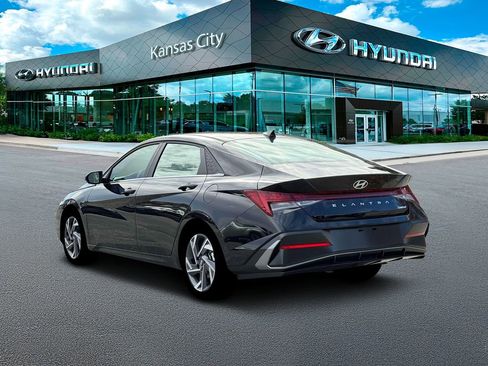 New 2026 Hyundai Elantra Limited FWD image 5