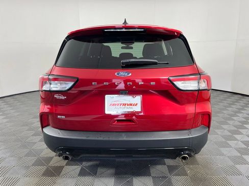 Used 2022 Ford Escape SE w/ SE Sport Appearance Package FWD image 4