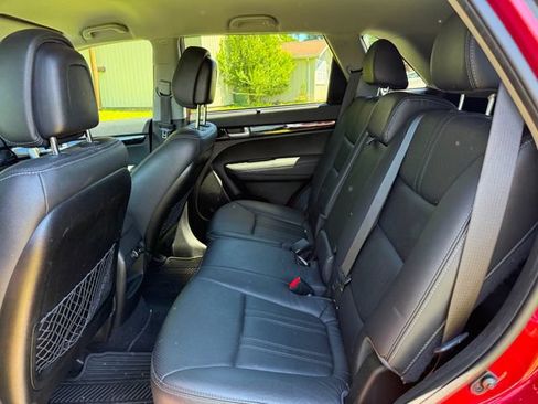 Used 2014 Kia Sorento LX w/ Touring Package (LX) FWD image 8