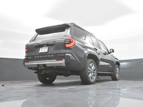 Used 2025 Toyota 4Runner Limited AWD/4WD image 43