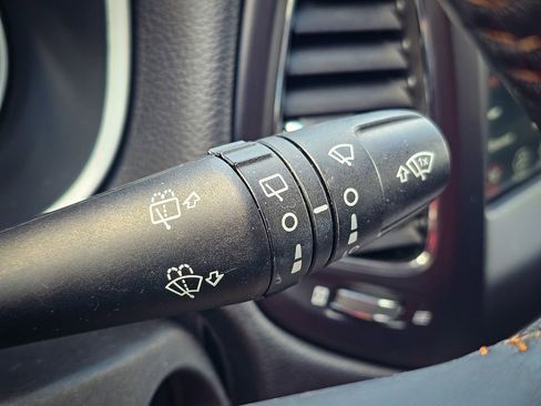 Used 2018 Jeep Compass Latitude w/ Popular Equipment Group image 17