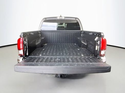 Used 2021 Toyota Tacoma SR5 AWD/4WD image 24
