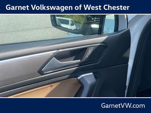 Certified 2024 Volkswagen Tiguan SE R-Line AWD/4WD image 31