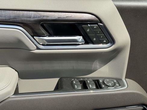 New 2026 Chevrolet Silverado 1500 LTZ w/ LTZ Premium Package AWD/4WD image 17