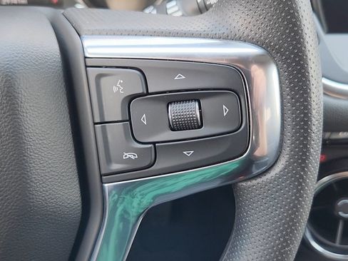 Used 2025 Chevrolet Blazer LT AWD/4WD image 13