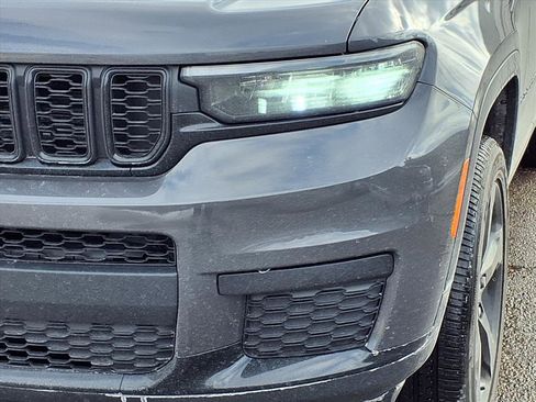 Used 2025 Jeep Grand Cherokee L Altitude image 51
