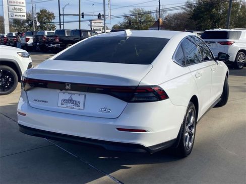 Used 2023 Honda Accord EX image 9