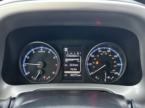 Certified 2018 Toyota RAV4 LE image 23