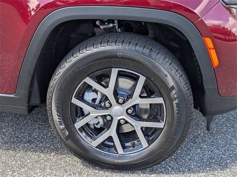 New 2025 Jeep Grand Cherokee Limited w/ Luxury Tech Group II image 11
