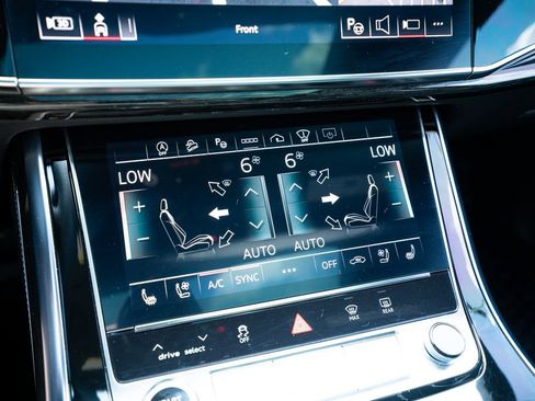 Used 2024 Audi Q8 Prestige w/ Prestige Package AWD/4WD image 39