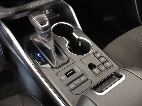 Used 2023 Toyota Highlander LE image 7