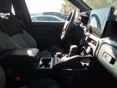 Certified 2025 Toyota Tacoma TRD Off-Road image 10