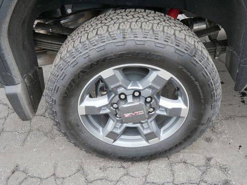 Used 2026 GMC Sierra 3500 SLT w/ SLT Premium Package image 8