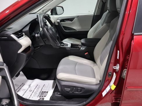 Used 2021 Toyota RAV4 Limited AWD/4WD image 10