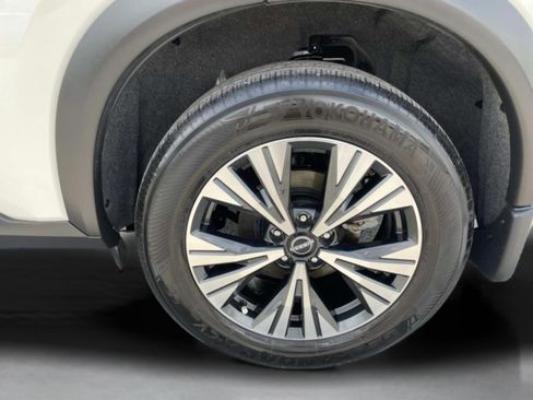Used 2023 Nissan Rogue SV FWD image 31