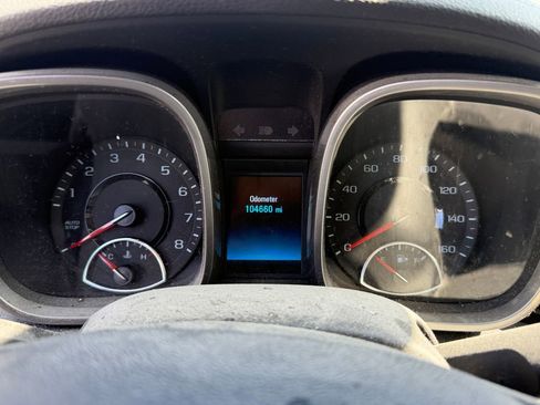 Used 2015 Chevrolet Malibu LT FWD image 2