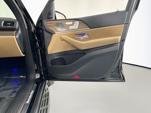 New 2026 Mercedes-Benz GLS 580 4MATIC image 24