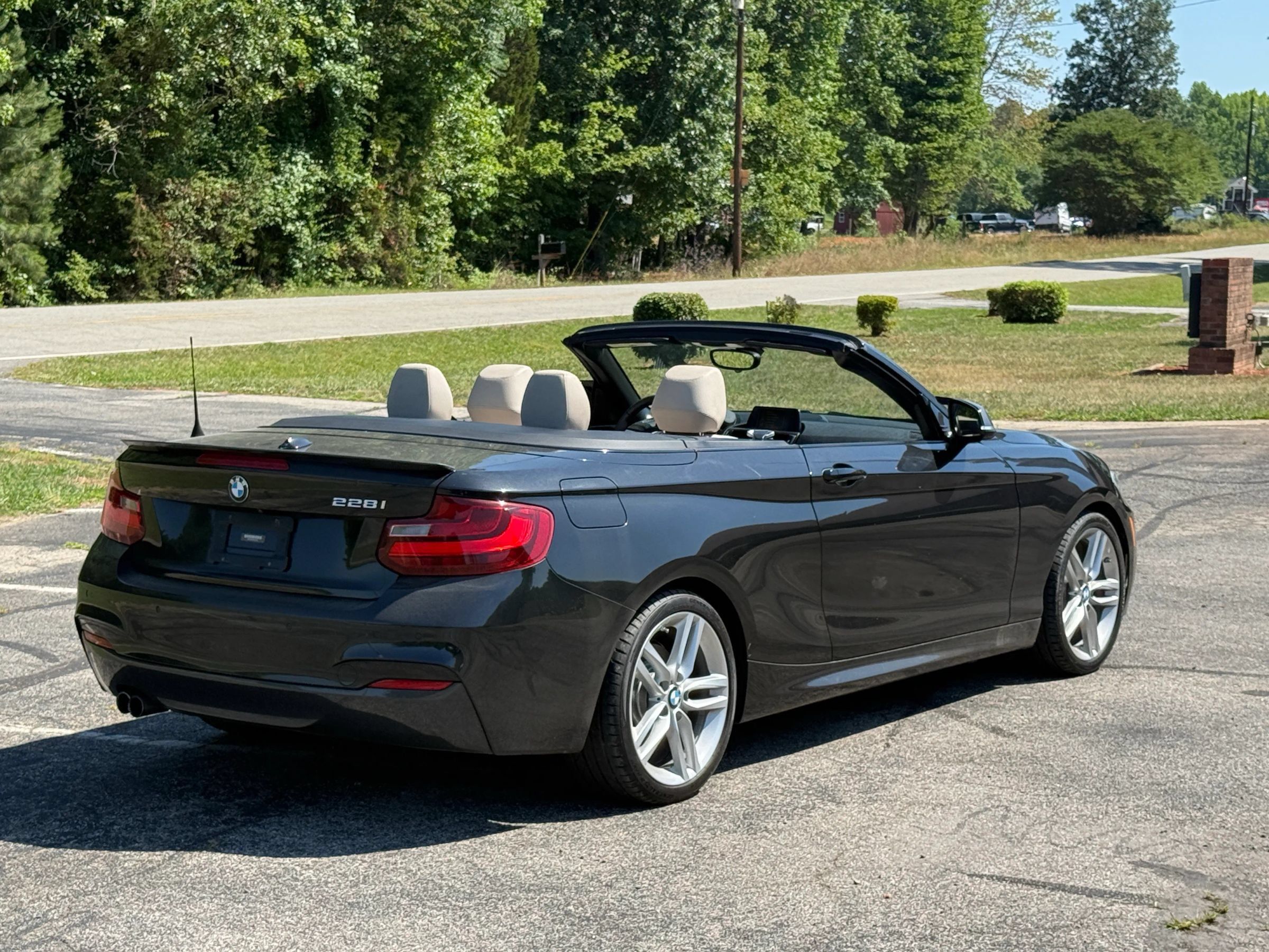 Used 2016 BMW 228i Convertible RWD image 4