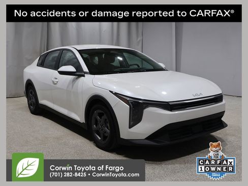 Used 2025 Kia K4 LXS image 1