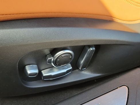 Used 2021 Jaguar XF R-Dynamic SE image 19