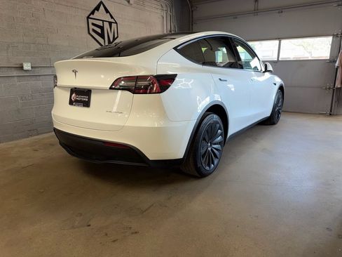 Used 2023 Tesla Model Y Long Range AWD/4WD image 5