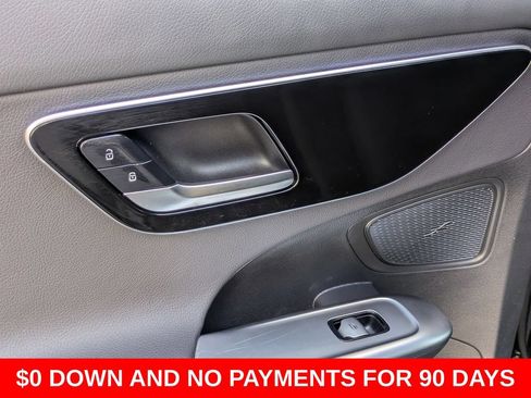 Used 2025 Mercedes-Benz C 300 Sedan image 26