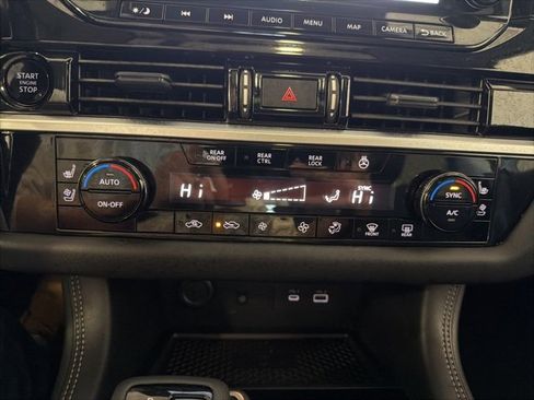 Certified 2025 Nissan Pathfinder Platinum image 27