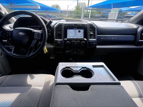Used 2017 Ford F250 XLT w/ XLT Premium Package AWD/4WD image 15