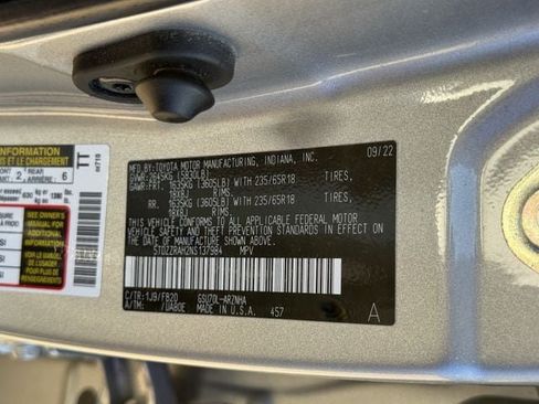 Used 2022 Toyota Highlander LE FWD image 34
