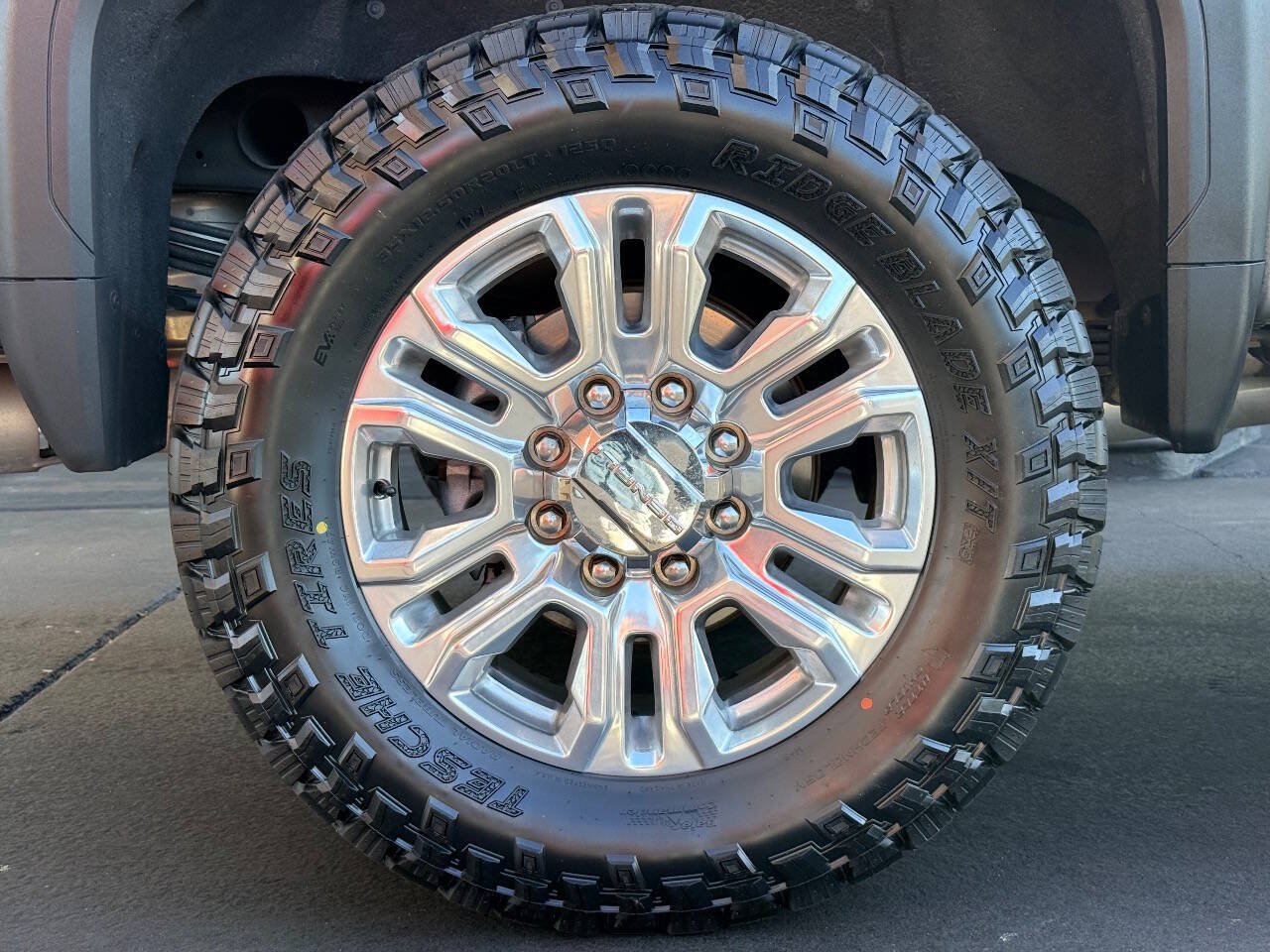 Used 2020 GMC Sierra 2500 Denali w/ Technology Package AWD/4WD image 13
