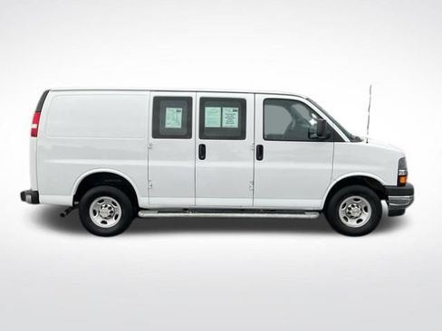 Used 2024 Chevrolet Express 2500 w/ Driver Convenience Package RWD image 8