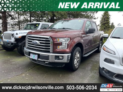 Used 2015 Ford F150 XLT w/ Equipment Group 302A Luxury image 4