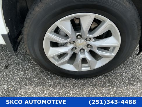 Used 2022 Chevrolet Silverado 1500 Custom w/ Safety Confidence Package RWD image 9