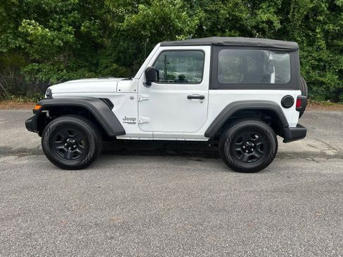 Used 2020 Jeep Wrangler Sport AWD/4WD image 2