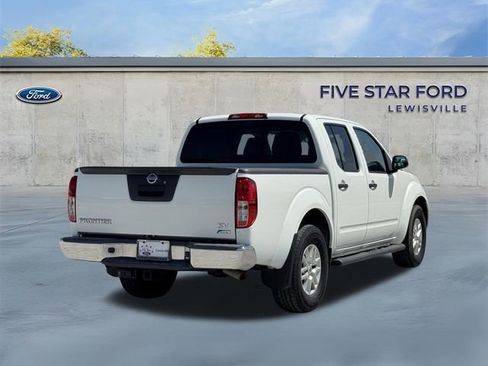 Used 2018 Nissan Frontier SV RWD image 4