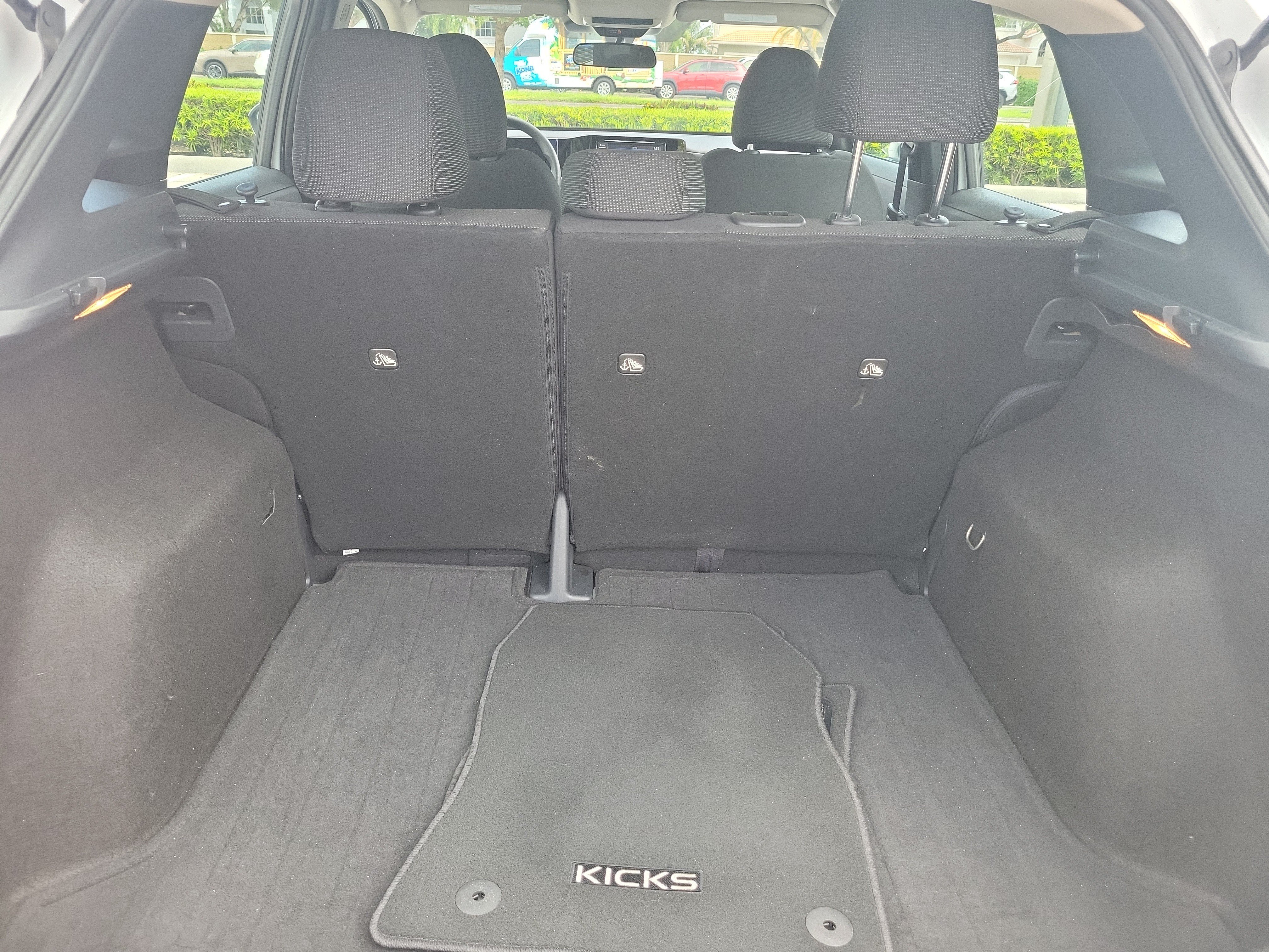 Used 2025 Nissan Kicks S FWD image 11