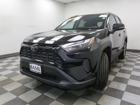 Used 2023 Toyota RAV4 XLE w/ Convenience Package AWD/4WD image 4