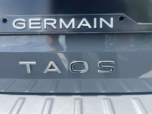 Used 2022 Volkswagen Taos SE w/ Panoramic Sunroof Package AWD/4WD image 31