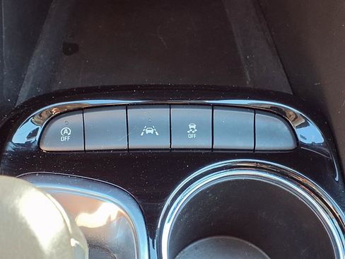 Used 2021 Buick Encore GX Preferred w/ Sport Touring Package FWD image 8