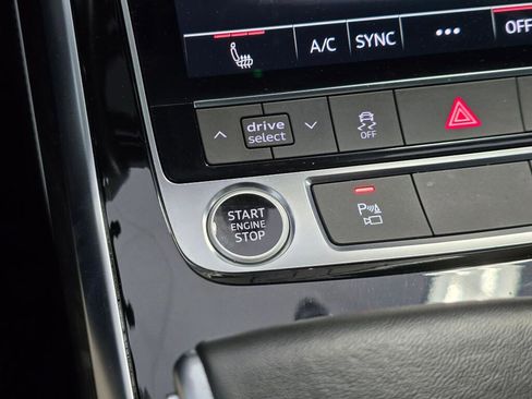 Used 2025 Audi Q7 3.0T Premium Plus image 38