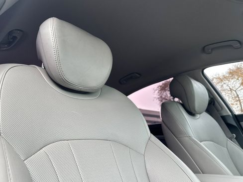 Used 2015 Hyundai Genesis 3.8 image 16