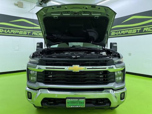 Used 2025 Chevrolet Silverado 3500 LT w/ Safety Package AWD/4WD image 4